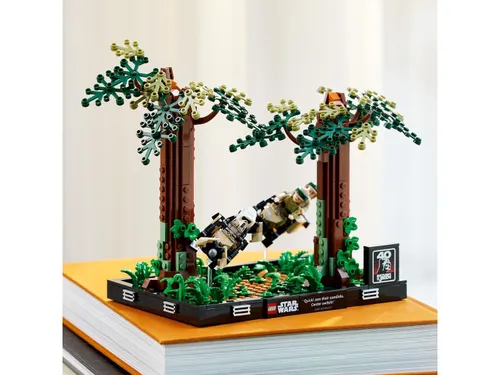 LEGO Star Wars Diorama: Endor yarışçısının peşinde 75353