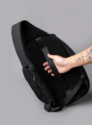 Plecak na jedno ramię Alpaka Metro Crossbody Right Shoulder - black