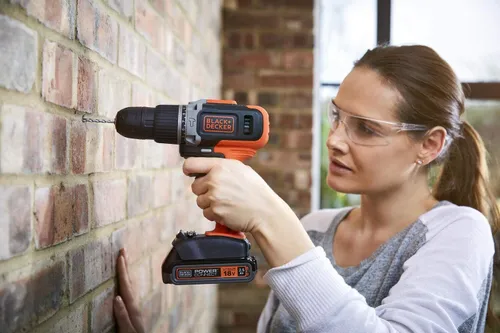 Wiertarko-wkrętarka BLACK&DECKER BCD003D2AMB + Zestaw 100 akcesoriów