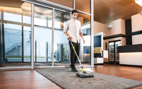 Электрическая щетка Karcher EB 30/1 Li-Ion съемный аккумулятор