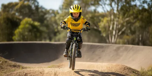 Kask XRIDER XRKFH004S Żółto-czarny Full Face dla Dzieci z odpinaną szczęką (rozmiar S)