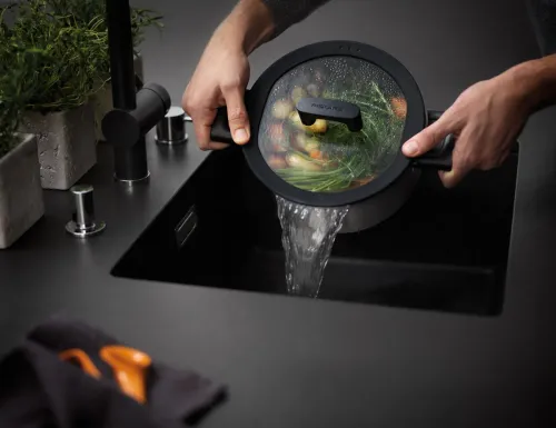 FISKARS Hard Face 5 l - garnek ze stali nierdzewnej z pokrywką