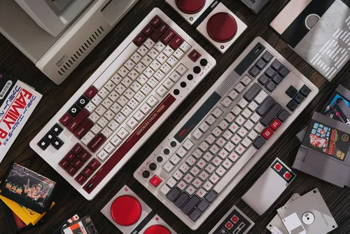 Klawiatura mechaniczna 8BitDo Mechanical Keyboard Fami Edition Kailh Box Brown V2 Brązowy