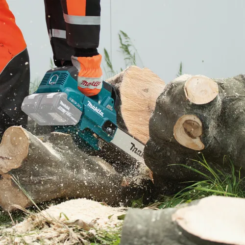 Motoferastrău Makita DUC306ZB