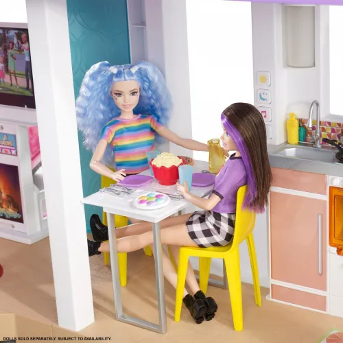 Barbie Deluxe Dollhouse