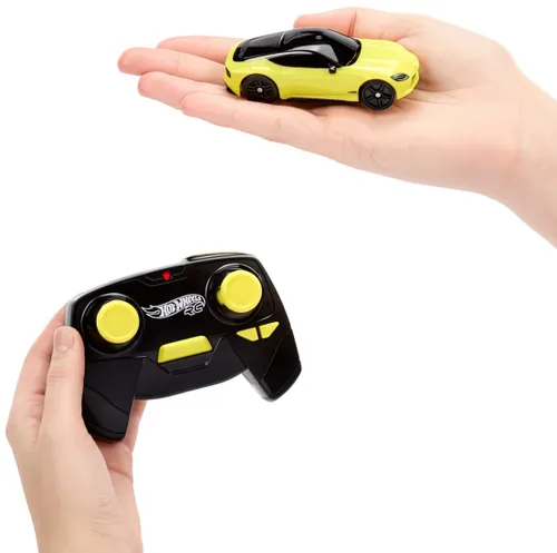 Samochód zdalnie sterowany Hot Wheels Nissan HTP16