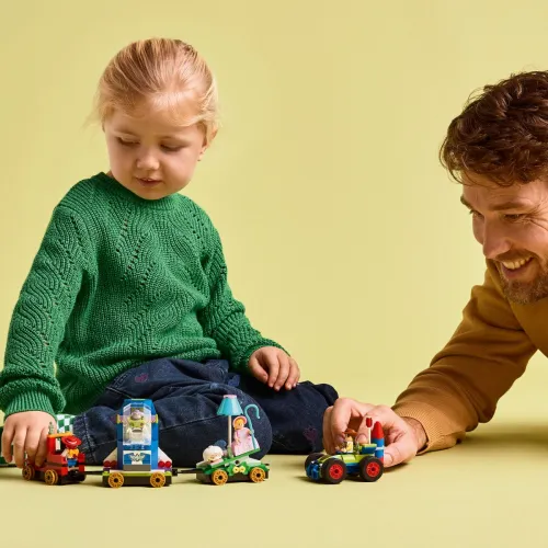 LEGO Klocki Disney 43264 Toy Story - Okolicznościowy pociąg i Pan Sterowany