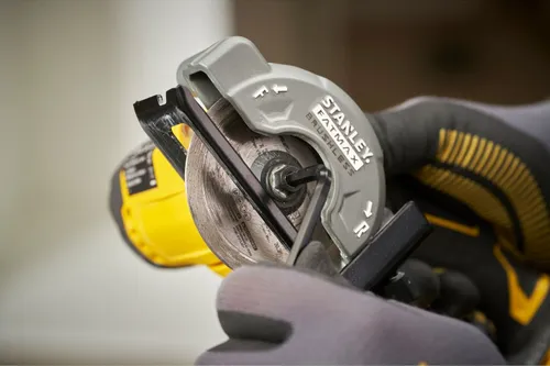 Pilarka tarczowa STANLEY Fatmax SFMCM300B-XJ akumulatorowa
