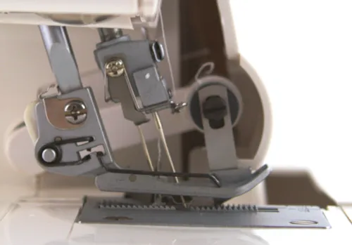 Maszyna do szycia Overlock ŁUCZNIK 820 D-5