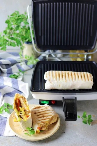 Opiekacz Dezal Mini Trójkąty 1300W Inox