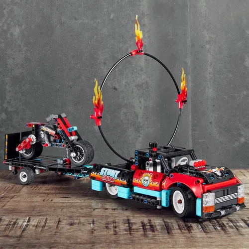 Конструктор Lego Technic фургон и трюк мотоцикл (42106)