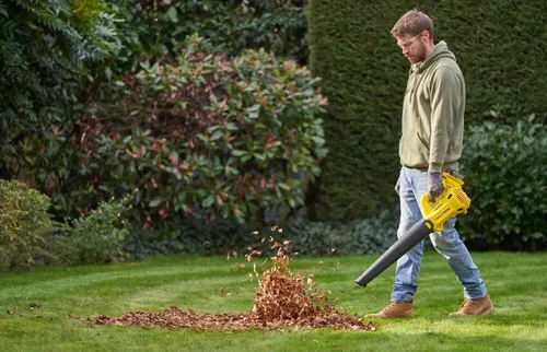 Dmuchawa do liści akumulatorowa STANLEY 20 V SFMCBL714M1-QW