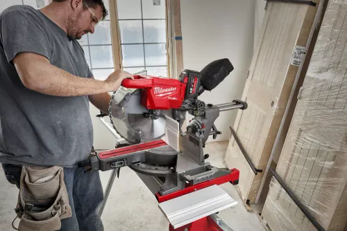 Gönye testere Milwaukee M18 FMS305-121 (305 mm)