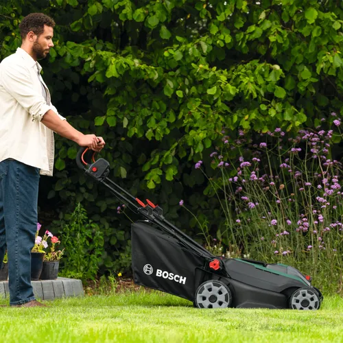 Kosiarka akumulatorowa BOSCH Rotak 18V2-43 06008B9L02 43 cm, 4 Ah, 18V kosz 50L, 2 akumulatory 4 Ah