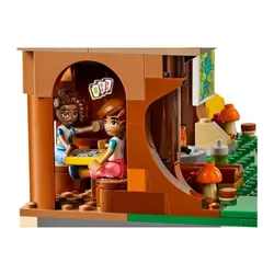 Конструктор LEGO Friends 42631 домик на дереве в кемпинге