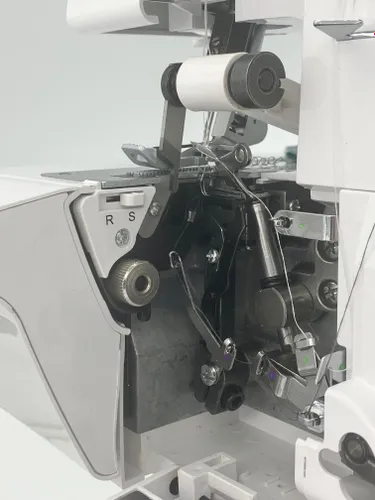 Maszyna do szycia Overlock MINERVA ML3314