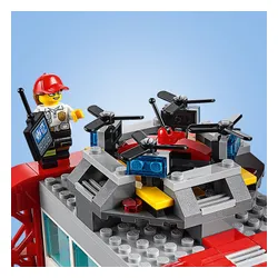 LEGO City Remiza strażacka (60215)