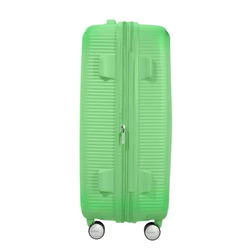 Средний чемодан American Tourister Soundbox-spring green