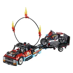 Конструктор Lego Technic фургон и трюк мотоцикл (42106)