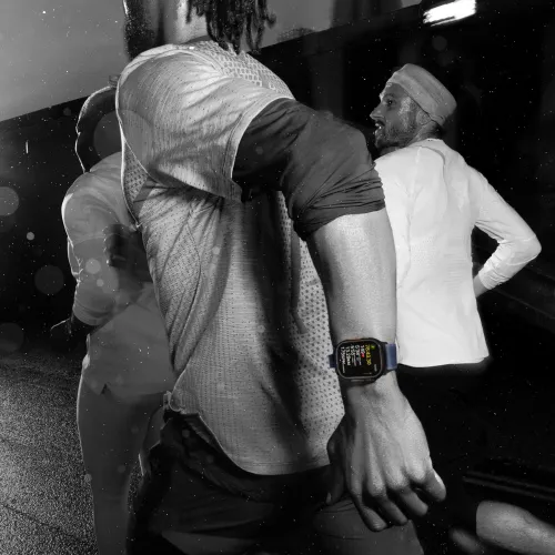 Apple Watch Ultra 2 GPS + Cellular 49mm koperta tytanowa (czarny) + bransoleta mediolańska z tytanu rozmiar L (czarny) (Stan Doskonały)