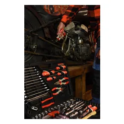 Zestaw narzędzi YATO YT-38901 (122 elementów)