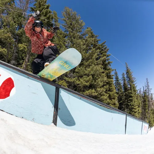 Deska GNU Gloss 2026