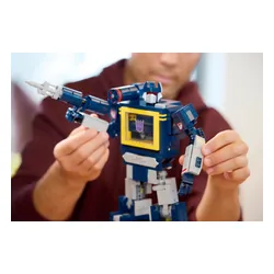 LEGO 10358 ICONS Transformers: Soundwave