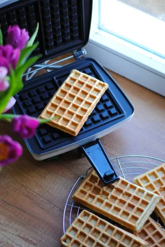 Gofrownica Dezal 301.5.1 LWN 1300W Zielony