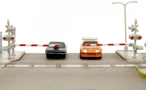 Zestaw pojazdów JADA TOYS Szybcy i wściekli Nano Wyścig z pociągiem 9334915314R00