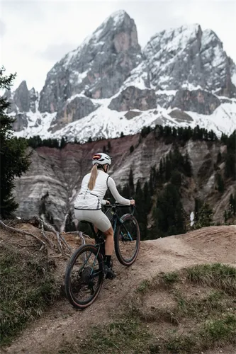 Kask rowerowy ABUS Taipan LED