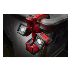 Milwaukee M18 UBL-0 LED ışık fikstürü