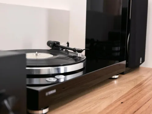 Gramofon Yamaha TT-S303 Manualny Napęd paskowy Przedwzmacniacz Czarny