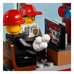 LEGO City Remiza strażacka (60215)