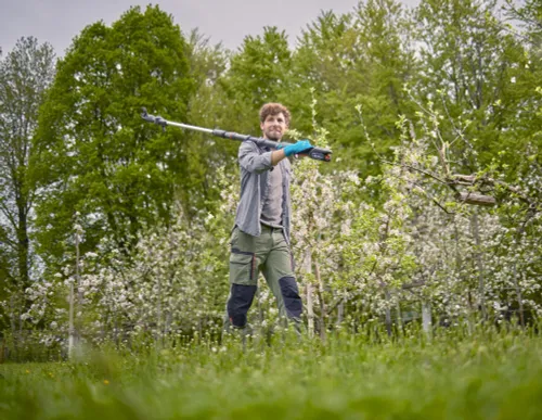 Nożyce akumulatorowe do gałęzi GARDENA teleskopowe HighCut 360/18V P4A (bez akumulatora) 14776-55