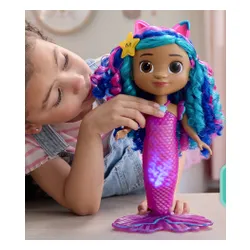 Lalka SPIN MASTER Koci Domek Gabi Interaktywna Gabi-Syrenka 6074338