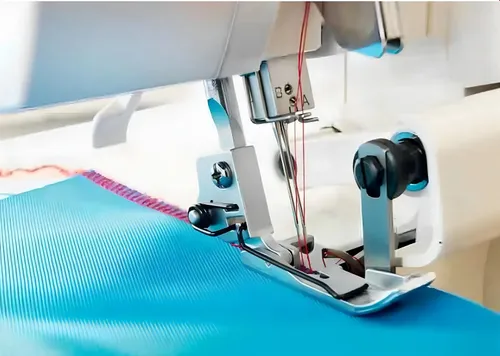 Maszyna do szycia Overlock BERNETTE B44 Funlock