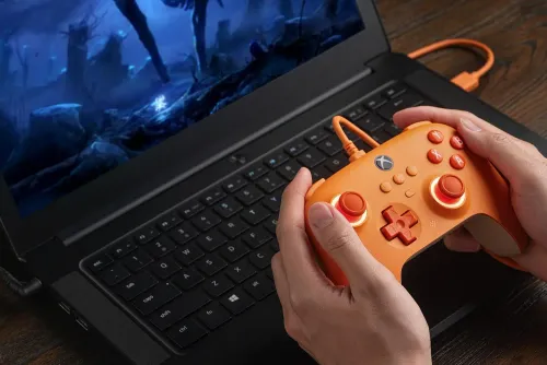 Pad 8BitDo Ultimate C Wired do PC, Xbox Przewodowy Pomarańczowy