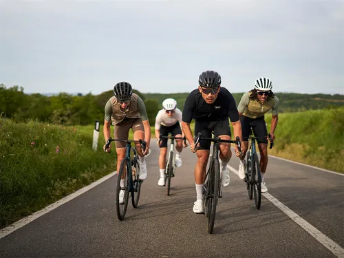 Kask rowerowy UVEX Surge aero MIPS