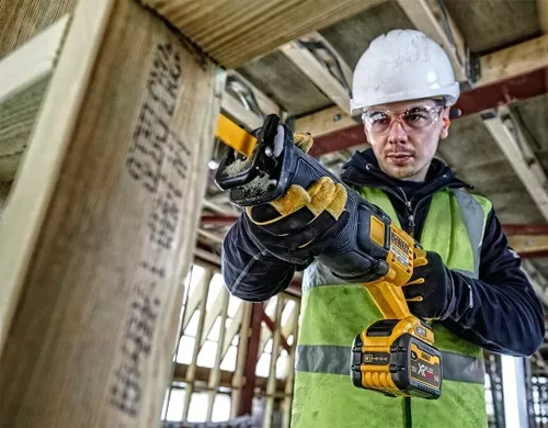 Ferăstrău cu piston DeWalt DCS389NT