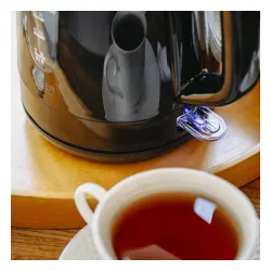 ADLER Strix AD 1380b 1 l - czajnik elektryczny bezprzewodowy plastikowy