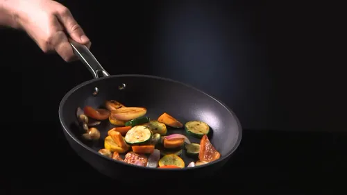 TESCOMA TitanPower 28 cm czarna - patelnia tytanowa nieprzywierająca