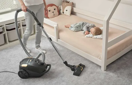 Odkurzacz SENCOR SVC 8330BK