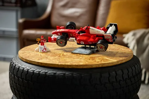 LEGO 11375 Icons Ferrari F2004 i Michael Schumacher