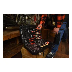 Zestaw narzędzi YATO YT-38901 (122 elementów)