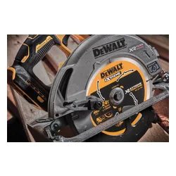 Pilarka tarczowa DeWalt DCS573NT