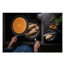 FISKARS Functional Form 30 cm czarna - pokrywa plastikowa uniwersalna