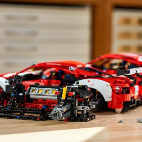 Конструктор Lego Technic Ferrari 488 GTE AF Corse #51 (42125)