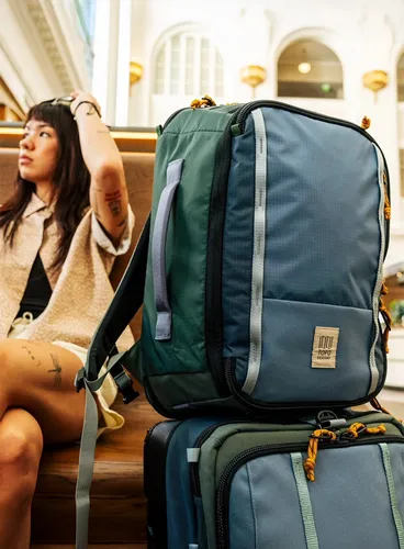 Plecak podróżny Topo Designs Global Travel Backpack - navy / sahara