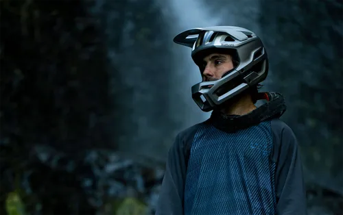 Kask rowerowy Full Face BLUEGRASS Vanguard