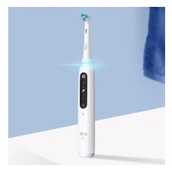 Электрическая зубная щетка Oral-B iO 5 Белый